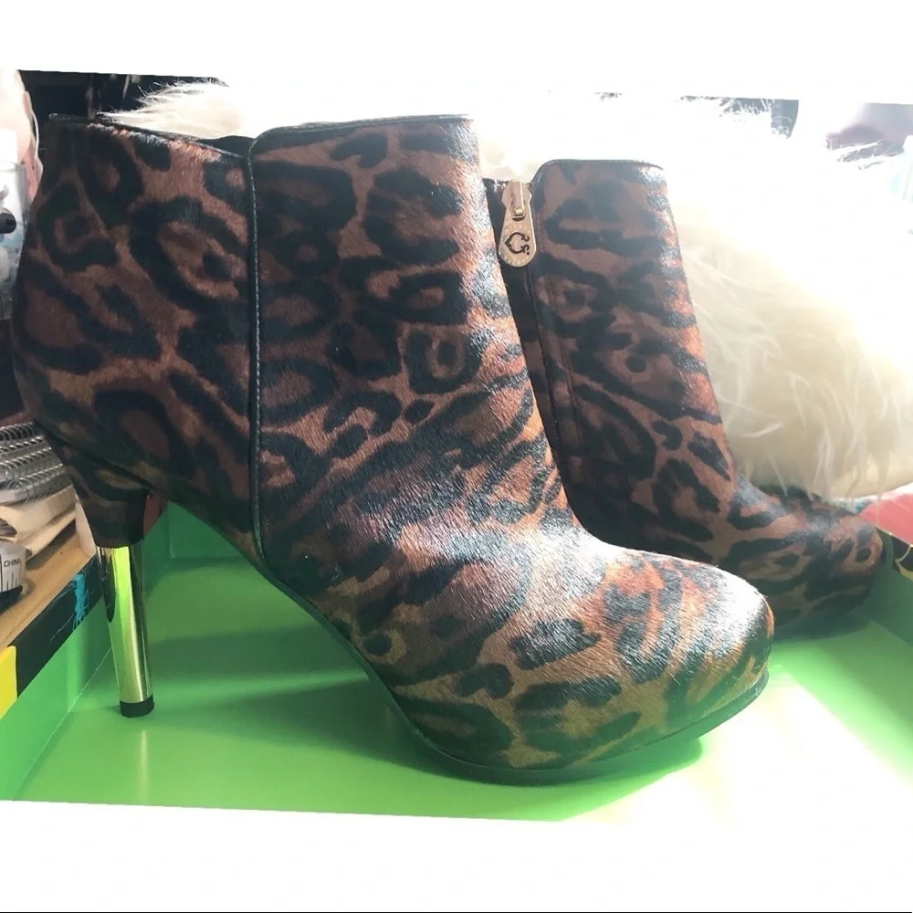 C Wonder Gold Heel Bootie NIB - Picture 9 of 14